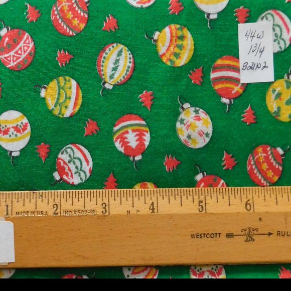 2/$10 Fabric 1.75 Yards Christmas Tree Ornaments Holiday Decor Cotton 44 Wide - Picture 4 of 4